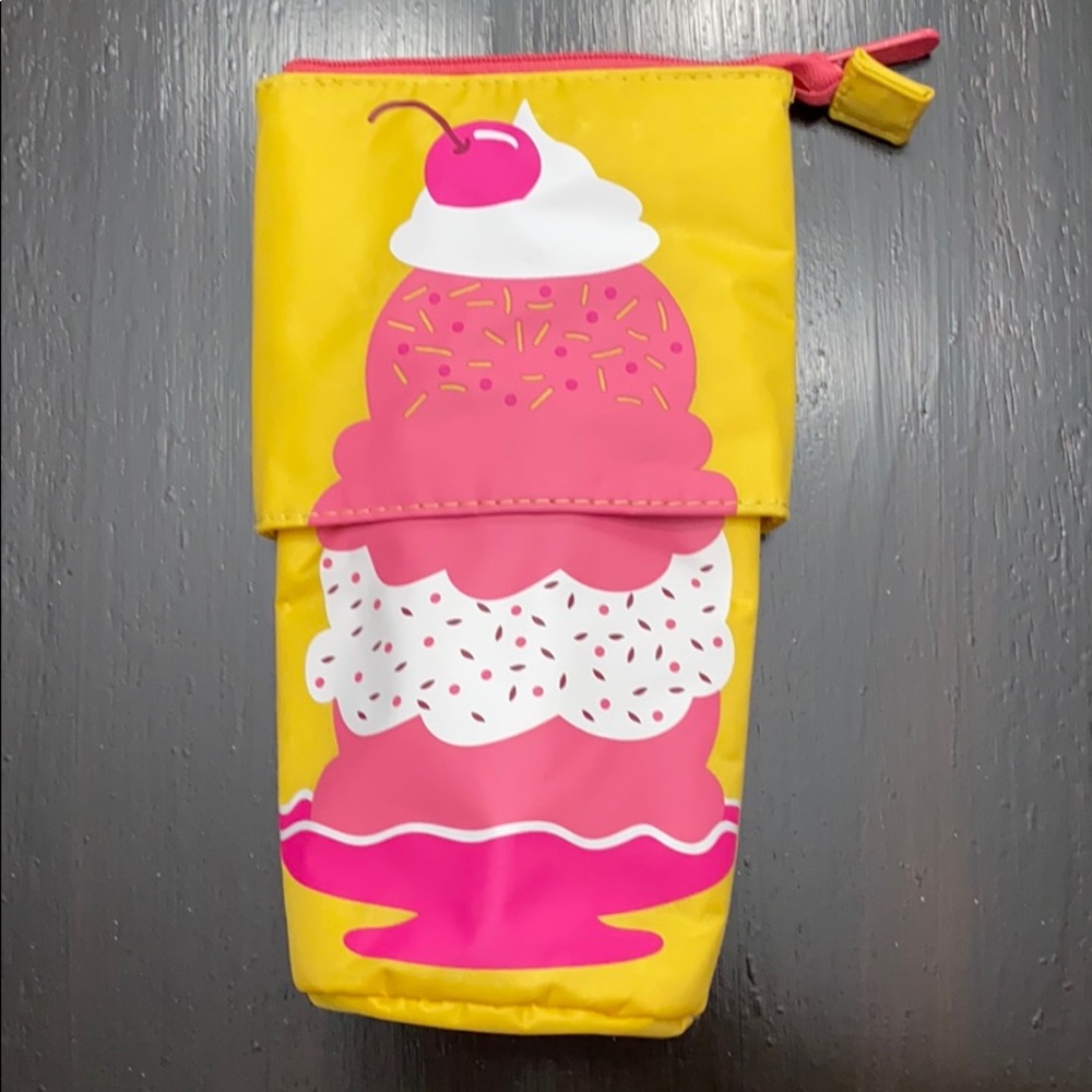 Thirty-one Hide and peek pouch (Sundae)